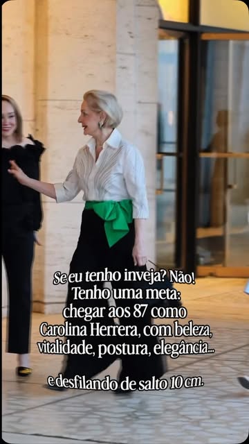 Carolina Herrera viralizou recentemente não apenas pela elegância que sempre foi sua marca registrad