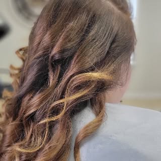 Faded color can make your hair look dry and unmanageable, even when it isn't.
​You don't always need