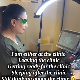You’re a doctor and your whole life revolves around the clinic 🩺😊
#skin #aesthetic #skintreatment 
