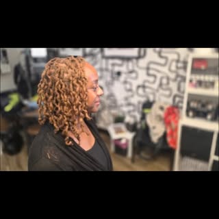 Time For A Change.
#didipayneartistry #dfwhairstylist #arlingtontxhairstylist #arlingtontxlocs