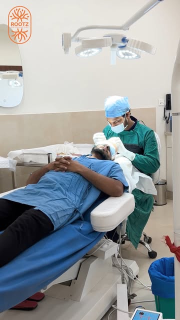 CAN YOU SPOT A HAIR TRANSPLANT?
That’s exactly the point — you shouldn’t be able to. ✨

A natural-lo