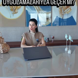Gözaltı torbaları kremle geçer mi?
O bölgedeki torbalanma; yağ yastıkçıklarının öne doğru yer değişt
