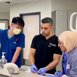 Suturing workshop organized as a fundraiser for @operationsmilemcgill. PGY-5 @drnaderhenry sharing h