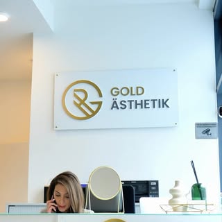 Ein Blick hinter die Kulissen von GOLD ÄSTHETIK. ✨
Wo medizinische Expertise, Präzision und Ästhetik