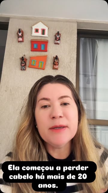 “Ela começou a perder cabelo há mais de 20 anos.”

Essa semana eu recebi uma mulher de 67 anos na mi