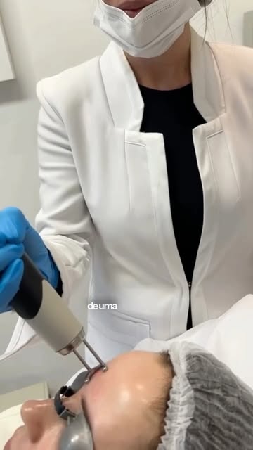 Fui tratar meu melasma… mas esse vídeo também tem tudo a ver com cicatrizes. 👀

Quem me acompanha s