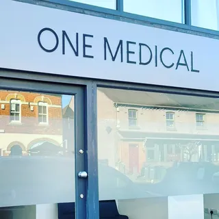 Welcome to One Medical Hair Transplant Clinic in St. Albans! Visit us at 152 London Road, AL1 1PQ fo
