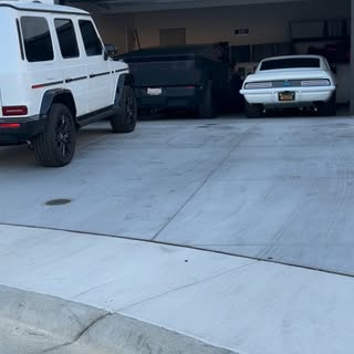 Camarose first time at @carsandcoffeesac 
I told my wife @rose.browsz to stay home I didn’t wanna he