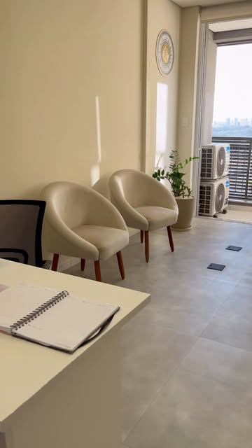 Conheça o espaço pensado para cuidar de você.

Aqui, cada detalhe acolhe e cada tratamento respeita 