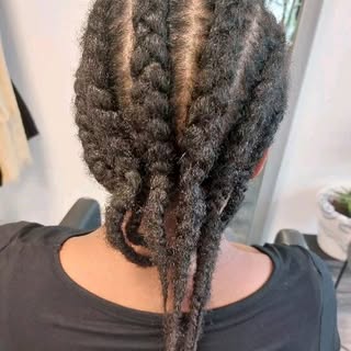 Sister(micro)locks installation by Chantel @divinehairsolutionrdam 
T.0031 617290969