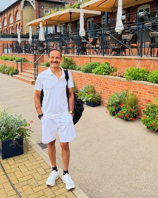 Enjoying Tennis at Queen's Club London.
.
.
.
.
.
#drsajjadkhan #hairexpert #hairdoctor #tennis #lon
