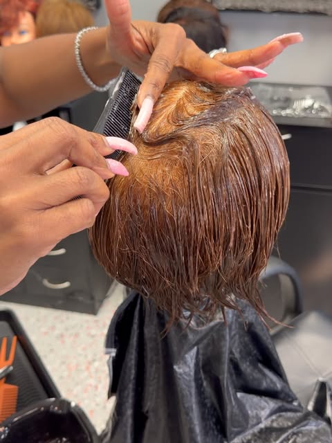Finger wave training this week at the school @royaltreatmentbeautyacademy. Learn this basic techniqu