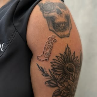 been having fun lately creating art in the form of fine line tattoos

book your session today using 
