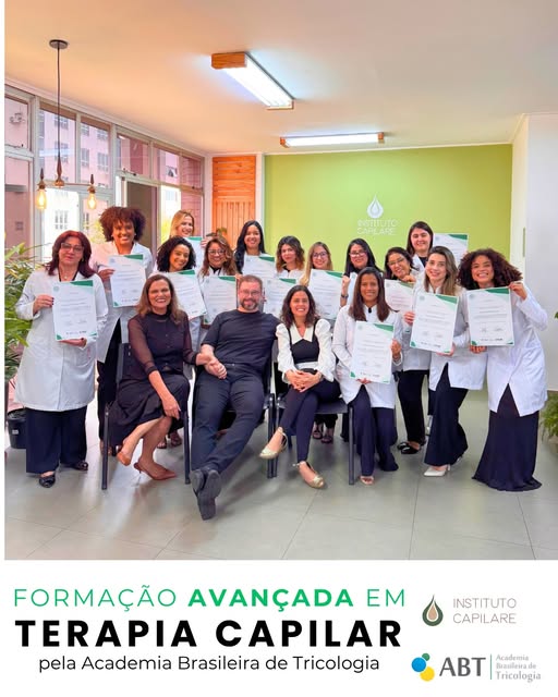 Hoje celebramos novos Terapeutas Capilares Técnicos. 🎓💚

Esta foto representa muito mais do que a 