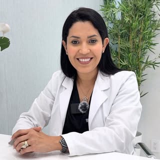 At AestheteMed, every clinical decision is guided by the principles of evidence-based medicine.

🔹W