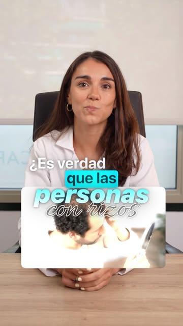 🌀 Tener el pelo rizado no te acerca ni un poco a la calvicie. 

🔬 Lo que marca el rizo es la forma