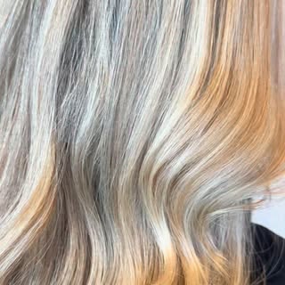 It’s still B-L-O-N-D-I-N-G ✨🪩 season as far as I’m concerned ☀️🌻

🌟 #Prebonded flash toners in vi