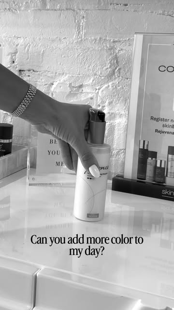 We can add a little color to your life… and a whole lot of rejuvenation to your skin!

At RMA, we lo