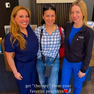 POV: My kind of therapy ✨

A hydrating facial ✔️
Medical-grade skincare ✔️
Red light therapy ✔️
Neur