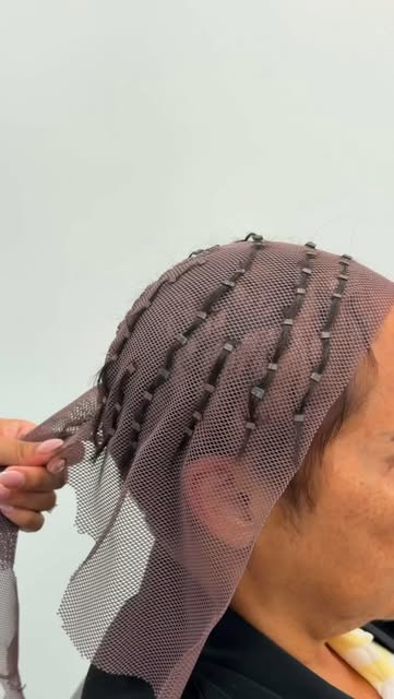This wasn’t just a hair transformation. We rebuilt the entire look. 🤎✨
We started with a full head 