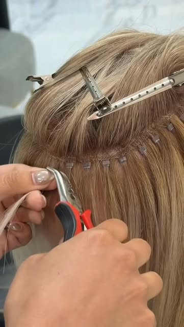 Not every hair-loss client needs mesh. 👏
If your hair is fine, thinning, or lacking volume but you 