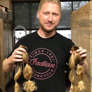 Another amazing guest donated their gorgeous locks with us! This hair is on it's way to @wigs.for.ki