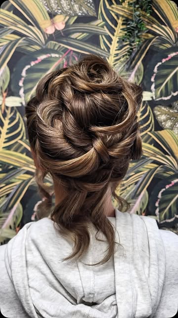 Gorgeous Upstyling by Glennis. Book your appointment today at Scissor sister. #upstyle #weddinghair 