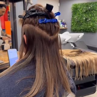 Transformation signée The Room… ✨

Avant…
Une matière un peu fatiguée, des longueurs en perte d’écla