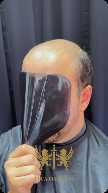 Do you like it? Comment to know more👇🏻

#lucapiattellidubai #hairreplacement #hairreplacementsyste