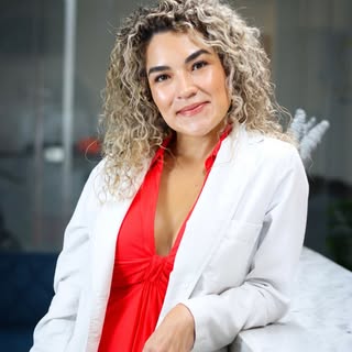 Para los que son nuevos por acá les presentamos a nuestras médicos 
Dra Melisa Jiménez 
Directora mé