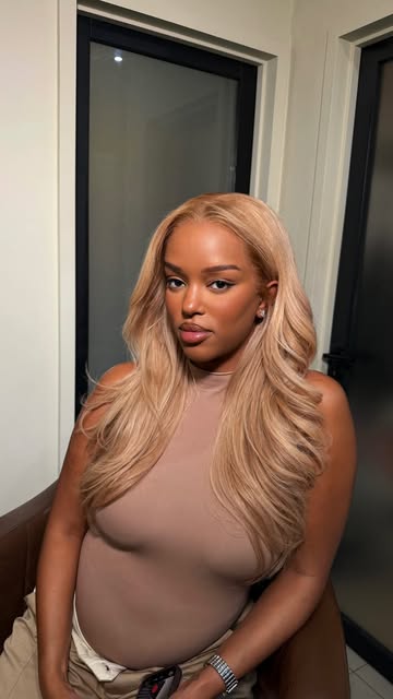 A New Season Begins, starting off September with a bang!

@bellasabo_ our forever muse in blonde for