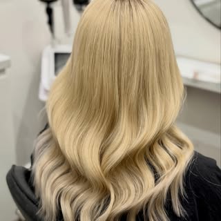 One of our own FLEXI TOPP™️ systems 

Fitted using GET A GRIP Adhesive from  @serenity_scalp_health