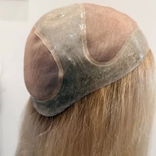 Custom 3/4 head Flexi Topp. Fitted using @serenity_scalp_health Get a grip medical adhesive. 

#hair