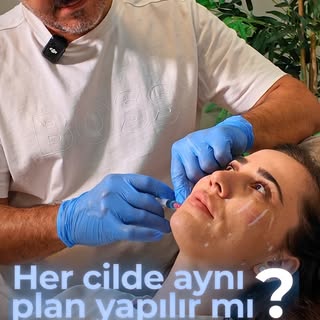 Her yüzün ihtiyacı farklı.
Peki danışanın gördüğüyle doktorun gördüğü her zaman aynı mı? 👀

Bu kez 
