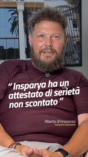 Alberto ha cominciato a notare i primi segnali di alopecia intorno ai 18 anni, inizialmente senza pa