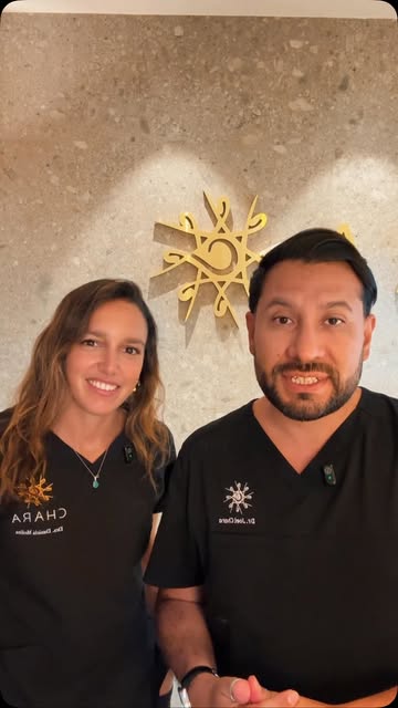 🎓 Así inauguramos nuestro primer Workshop de Injerto Capilar.

El Dr. Joel Chara y la Dra. Daniela 