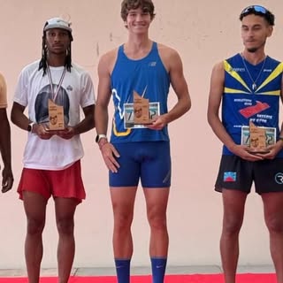 1ier podium et 1iere place pour Axel Jaillant sur les 10 km du colosse à St André après avoir suivi 