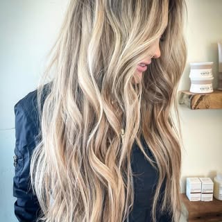 Be seen, be heard.

Rachel booked out Blondes Have More Fun-Package w/ two rows of our Craft Sewn In