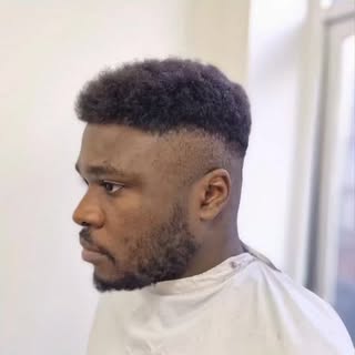 ✨ Confidence perfected over 39+ years ✨
Backed by more than 39 years in men’s hairdressing, we speci