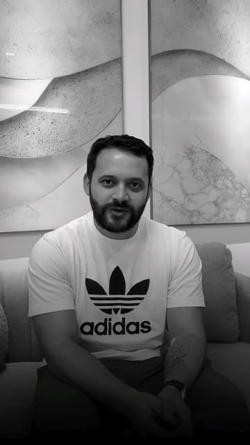Esse é o Henrique, paciente que está em tratamento para melhora do volume e fortalecimento dos fios.