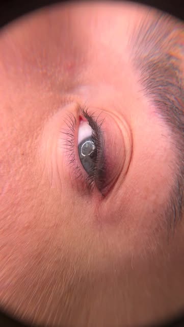 The difference is in the details.

Permanent makeup should look beautiful up close, not just from ac
