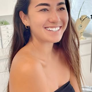 @tina.cohen ✨came to get her powder brows done. 

She is a model — she does a lot of shoots in Hawai