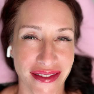 We can customize your lips—from natural to gorgeous ✨
Wake up looking fresh, healthy, and confident 