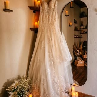 ​Every bride deserves a moment of tranquility before the big day. 🩷 We had the honor of hosting a b