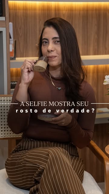 Você já deixou de gostar de uma selfie porque achou que seu rosto estava diferente?

Essa sensação é