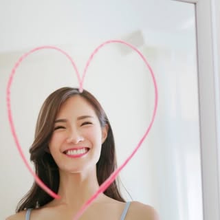 💋Show your face some love, book a skin consult for all things skin! We perform light miracles 😍🥰�