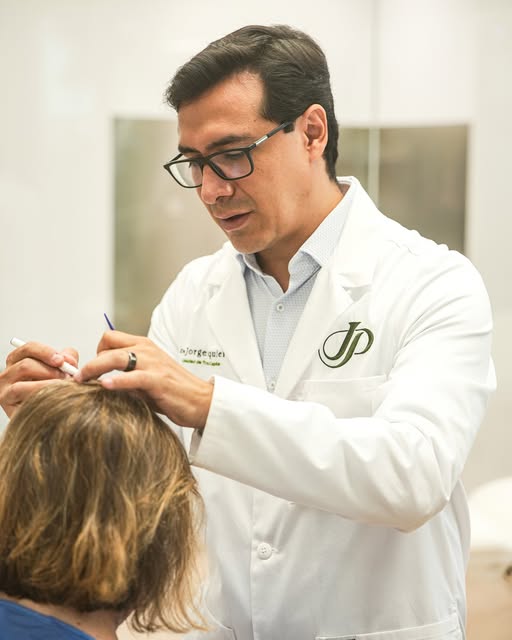 Tu caída o pérdida de densidad responde a una historia propia. Lo que vemos hoy en tu cabello cobra 