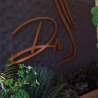 Te-ai fi gândit că o clinică din România poate arăta la nivelul celor din afară? 

Servicii premium,