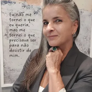 Eu parei para pensar qual plano eu queria ser quando cresci. O plano não era ser quem eu queria, mas