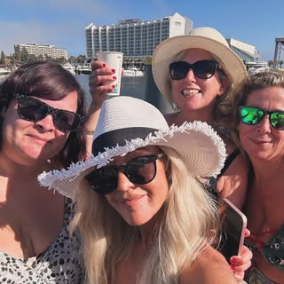 What an absolute epic time away in Villamoura Portugal with these beauties… 🩷☀️🏖️
Not a min went b